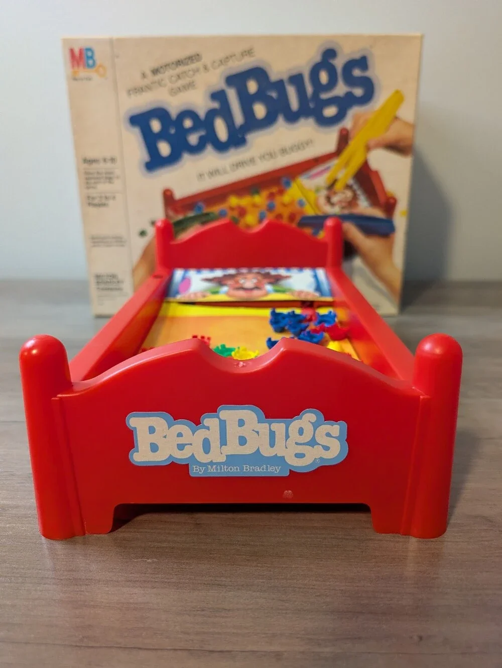 VTG 1985 Milton Bradley Bed Bugs Motorized Game Complete With Box Tested Working